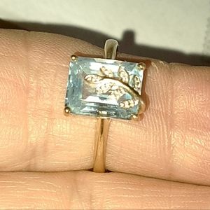 Gorgeous 10k yellow gold ring